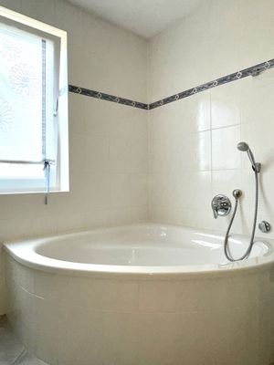 Eckbadewanne