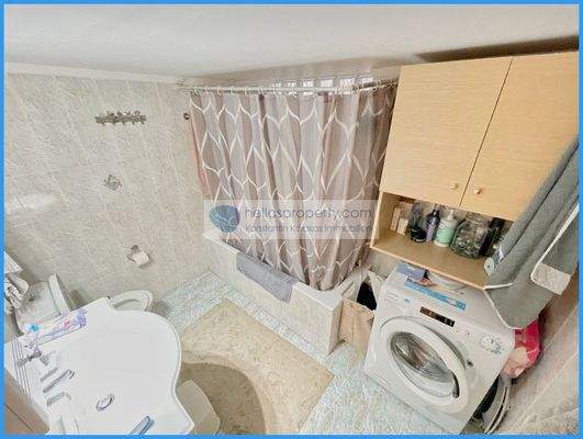 e04fd00ef90f4b42878edb62ff04f3d3-original