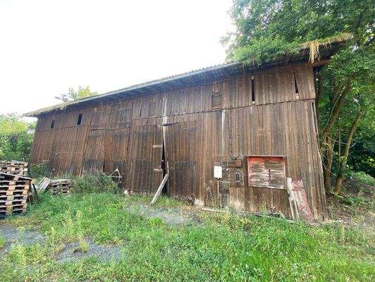 Scheune an der Wiese (2).JPG