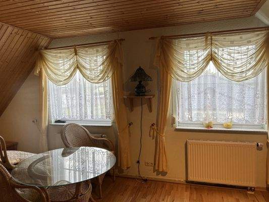 ... mit Blick zu den Fenstern