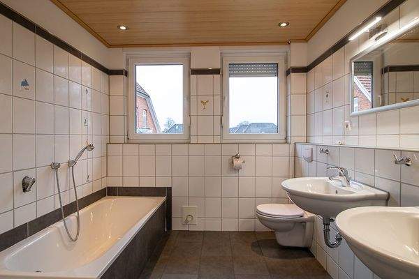 Obergeschoss: Badezimmer