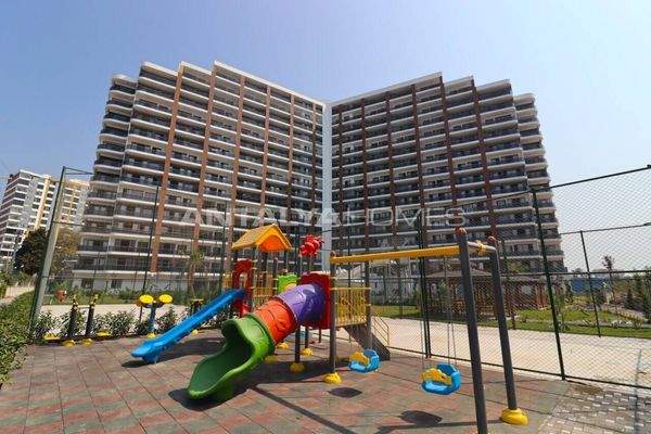 Flats with City and Sea Views in Mersin Tomuk