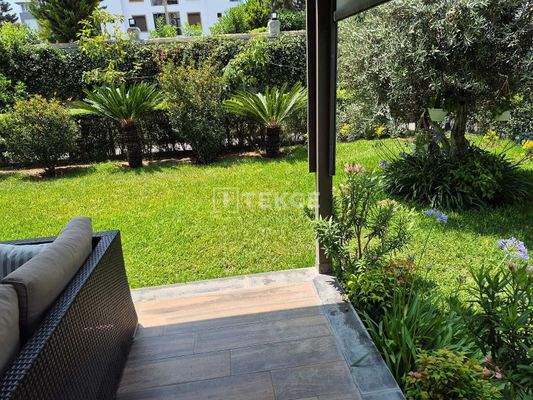 Apartment in a Complex with Parking in Konyaaltı, Antalya