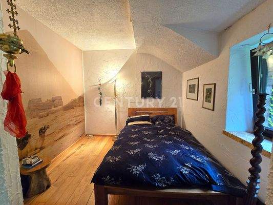 Schlafzimmer der Wohnung im OG links