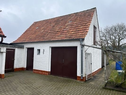 Nebengebäude Garage 1