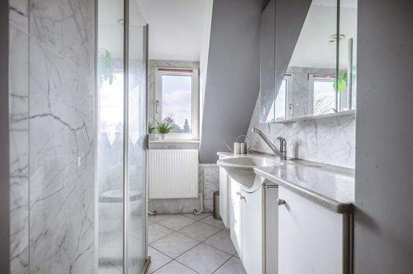 Badezimmer Dachgeschoss