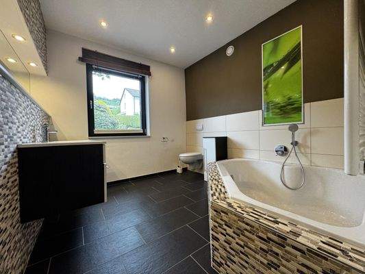 Obergeschoss - Badezimmer...