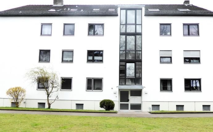 schicke Etagenwohnung mit Süd-Balkon und TG Stellplatz sucht nette Käufer...