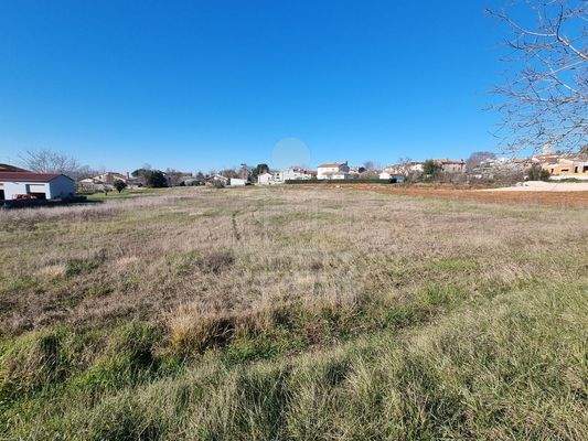 Eingebettet in Istriens sanfte Hügel