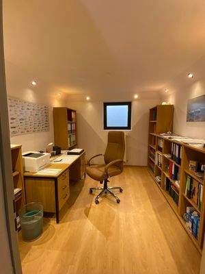 Arbeitszimmer im Untergeschoss 