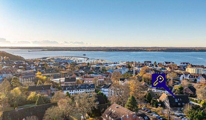 Fischereihafen und Marina in der Nähe