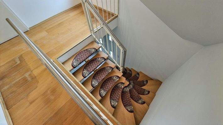 Treppe zwischen DG und EG