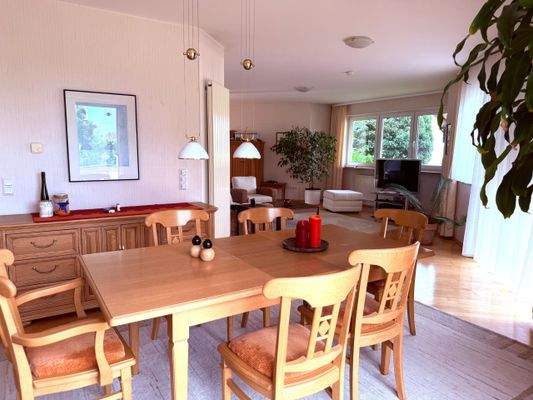 offener Wohn- und Essbereich