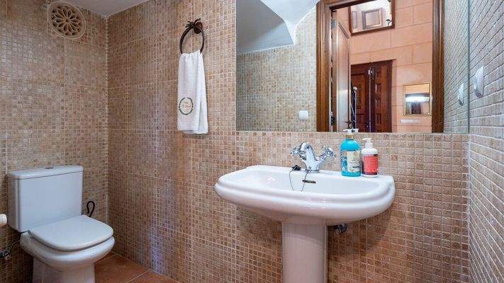 Haus zum Verkauf in erster Meereslinie von Cala Deyá, Mallorca