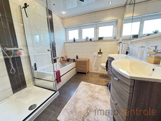 4D5E801E-0352-4D54-89F3-4AEF381BCBDC_1_105_c