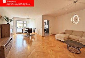 Wohn-Essbereich mit Blick in die Küche