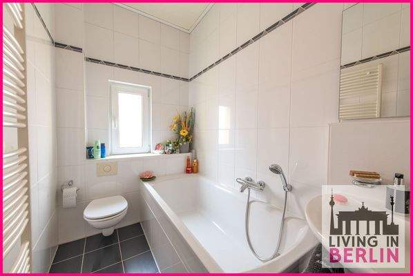 Badezimmer Obergeschoss-Wohnung