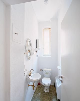 separate Toilette