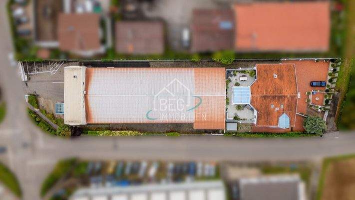 Gebäude 3 u. Haus oben