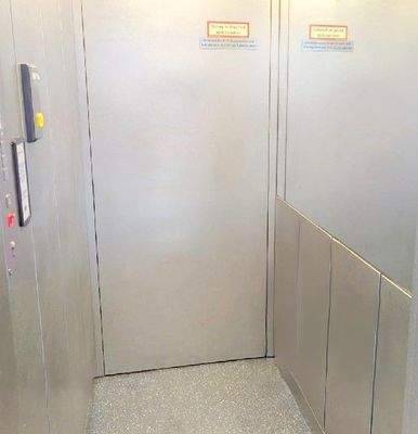 Aufzug.innen
