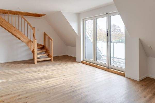 Wohn-/ Essbereich mit Loggia