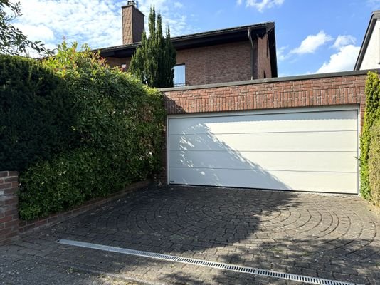 Doppelgarage mit Wallbox