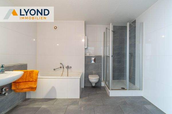 LYD 3910 - 8 Badezimmer