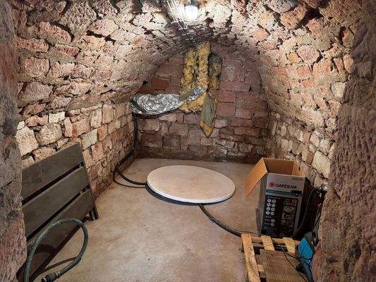 KG | Gewölbekeller Brunnen