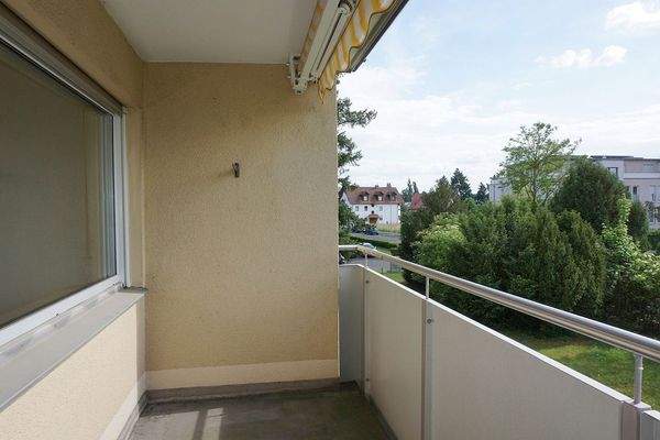 West-Balkon mit Markise!