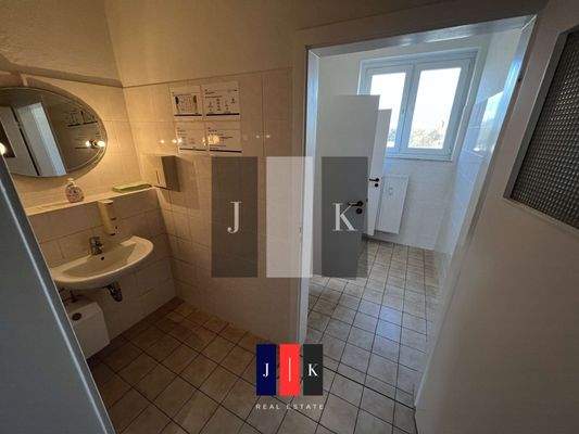 Sanitäre Einrichtung  (WC)