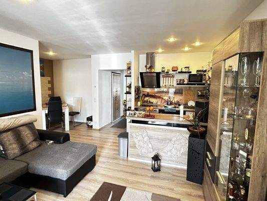 Wohnzimmer mit Kochniesche