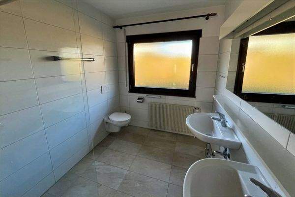 Bad mit ebenerdiger Dusche