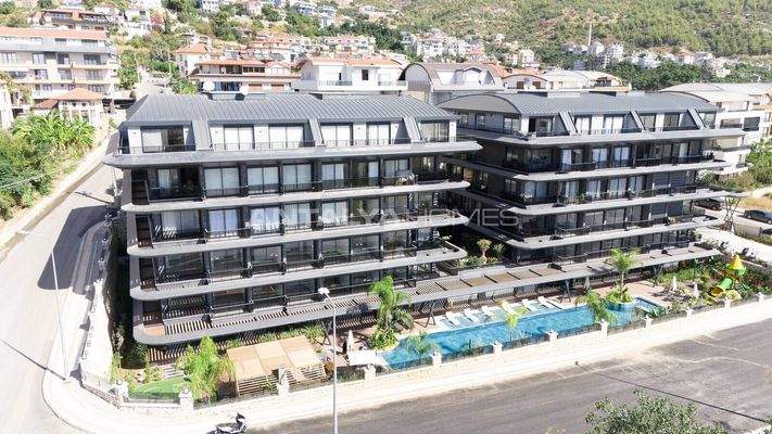 Properties within Walking Distance of Beach in Alanya
