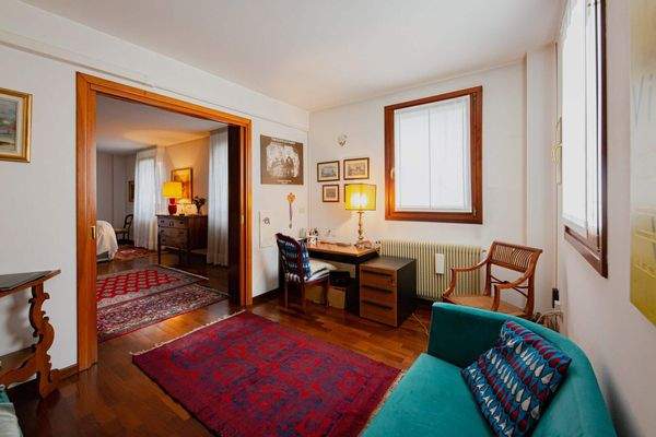 Eckhaus in Udine in der Via Grazzano