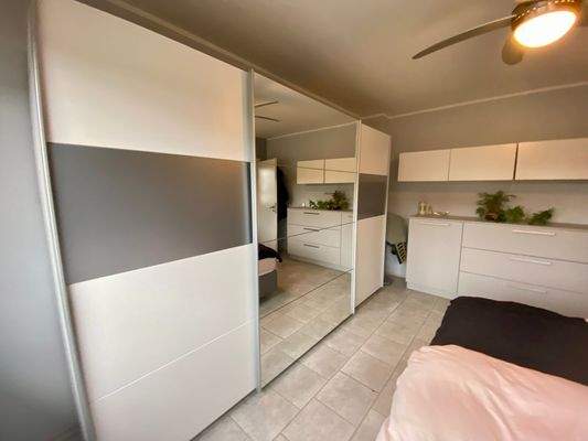 34a/ Obergeschoss: Das Elternschlafzimmer - Teilansicht