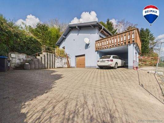 REMAX Immobilien DeLux Einfamilienhaus Fronstansicht Bexbach Mark Borowiz