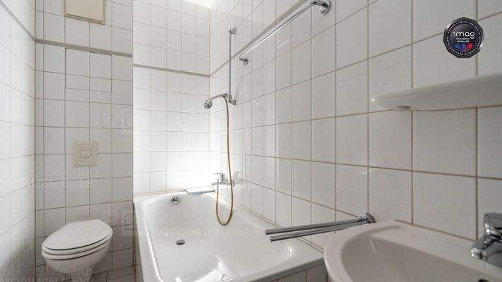 RF-1362 Zweizimmerwohnung Plauen Bad