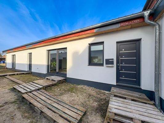 2 Hauseingänge / Anbau