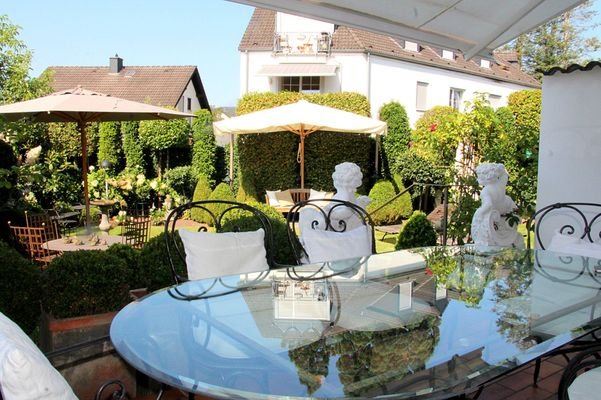 Terrasse mit Markise