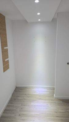 Begehbarer Kleiderschrank leer