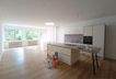 Wohnraum mit Einbauküche