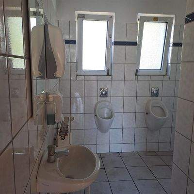 Herren-WC - Erdgeschoss