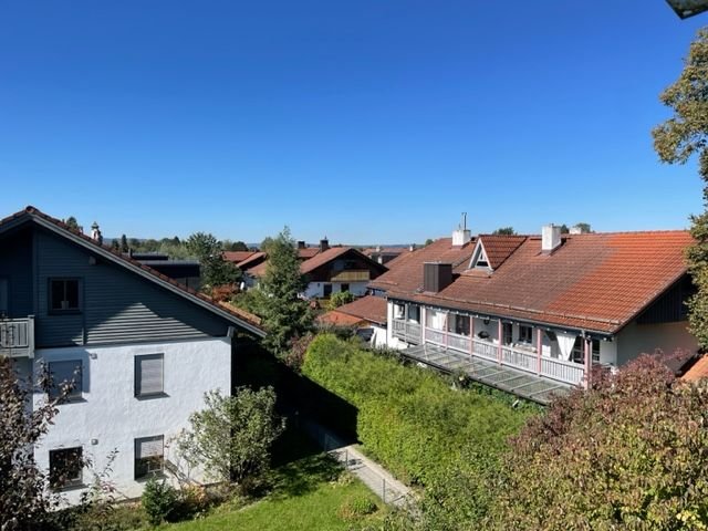 Ca. 114m² Wohnfläche auf einer Ebene! Individuelle 4-Zi.-DG-Wohnung in absolut ruhiger Top-Lage!