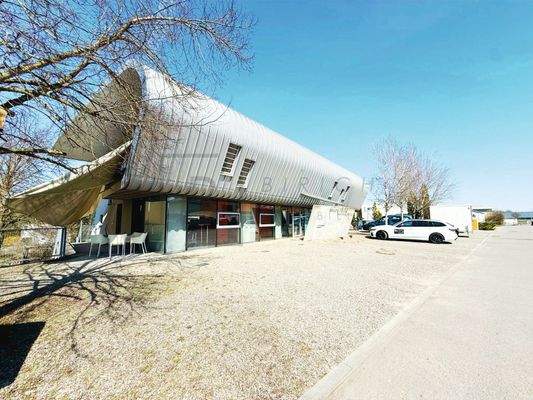 Einfahrt-Parkplätze