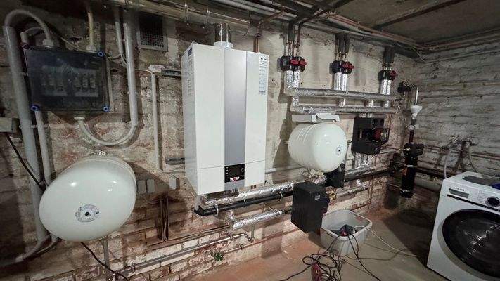 neue Gas-Zentralheizung 2025