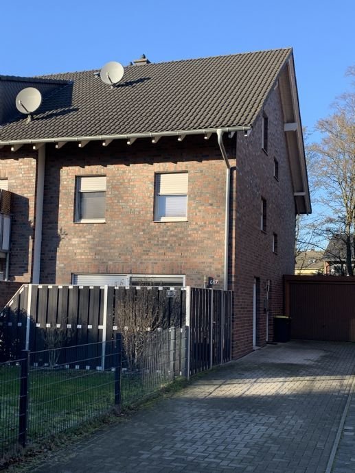 Ein ideales Haus für die Familie, zentrale Lage, neuwertig (Bj. 2011), optimale Raumaufteilung (5 Räume), Vollkeller, Garage, Südterrasse mit Garten