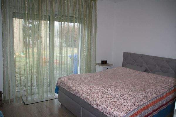 Schlafzimmer m.Zugang zur Natur