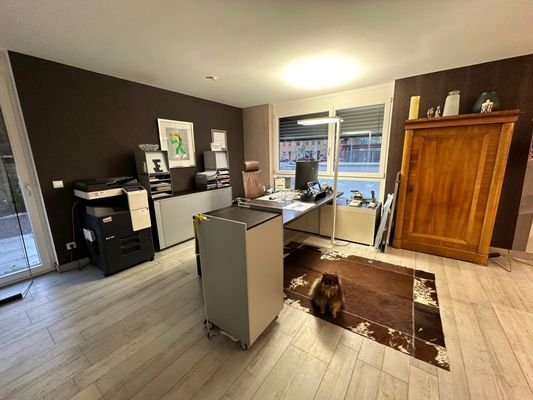 Büro straßenseitig