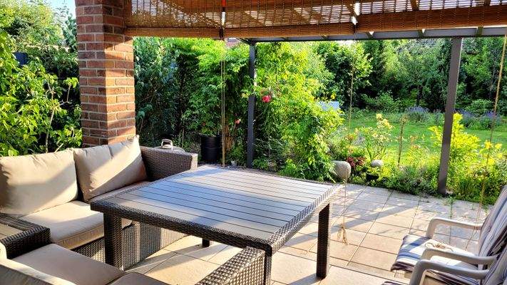 Überdachte Süd-West Terrasse.jpeg