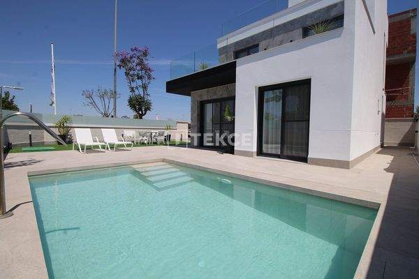 Luxury Villas with Private Pool in Pilar de la Horadada